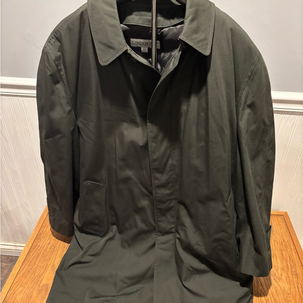 London Fog Trench Coat 
Large 
Green
